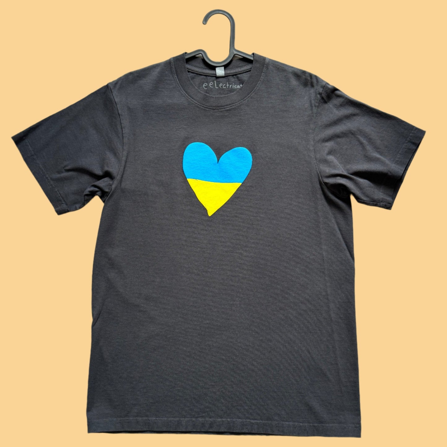 hearts for Ukraine tee